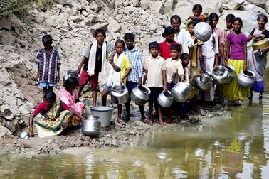 Kẻ cướp tại Ấn Độ dọa giết người nếu không được... cung cấp nước ngọt
