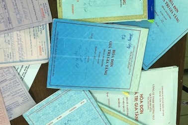 Đường dây mua bán hoá đơn hàng chục tỉ đồng và ông trùm "mặt đỏ"