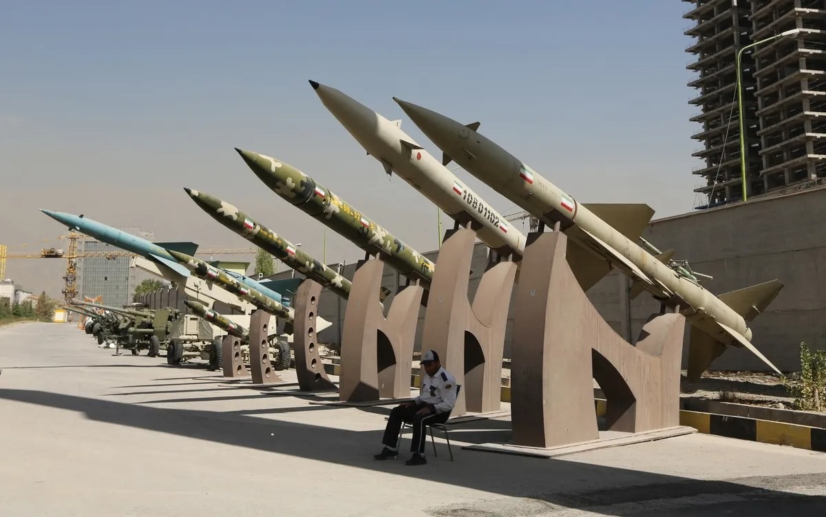 Vì sao ông Trump quyết theo đuổi thoả thuận hạt nhân với Iran? - 2 Vì sao ông Trump quyết theo đuổi thoả thuận hạt nhân với Iran? - 2