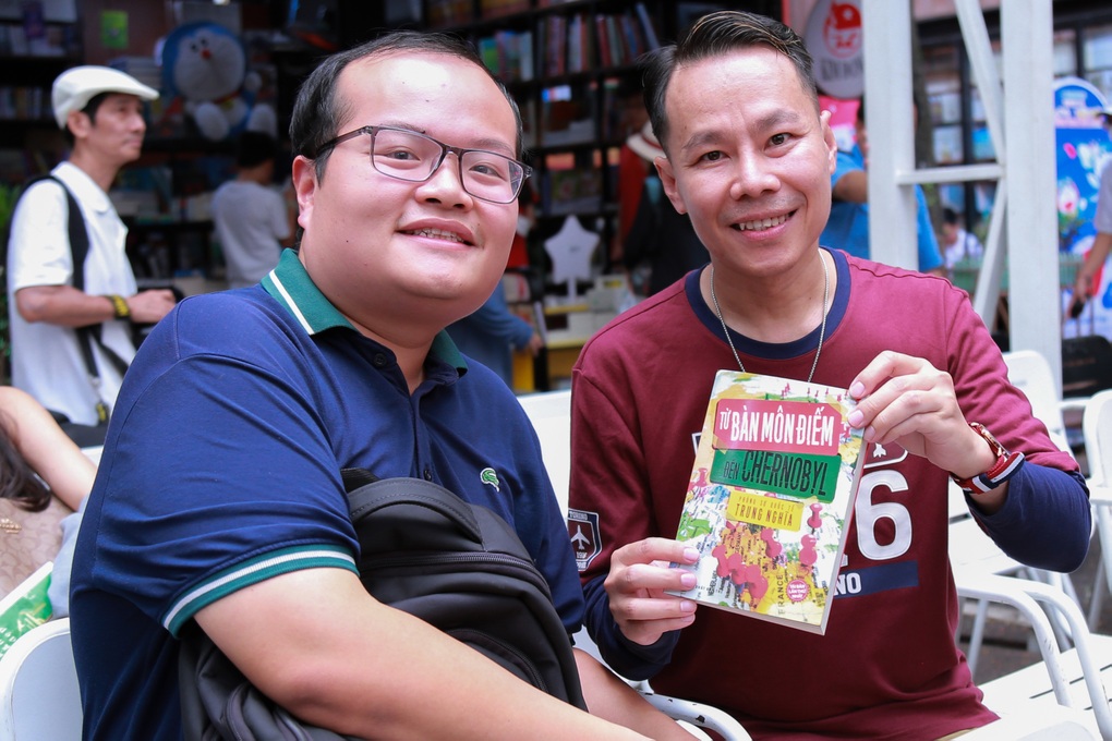 Nghề báo giúp tôi được sống với văn chương và nuôi dưỡng đam mê - 5 Nghề báo giúp tôi được sống với văn chương và nuôi dưỡng đam mê - 5