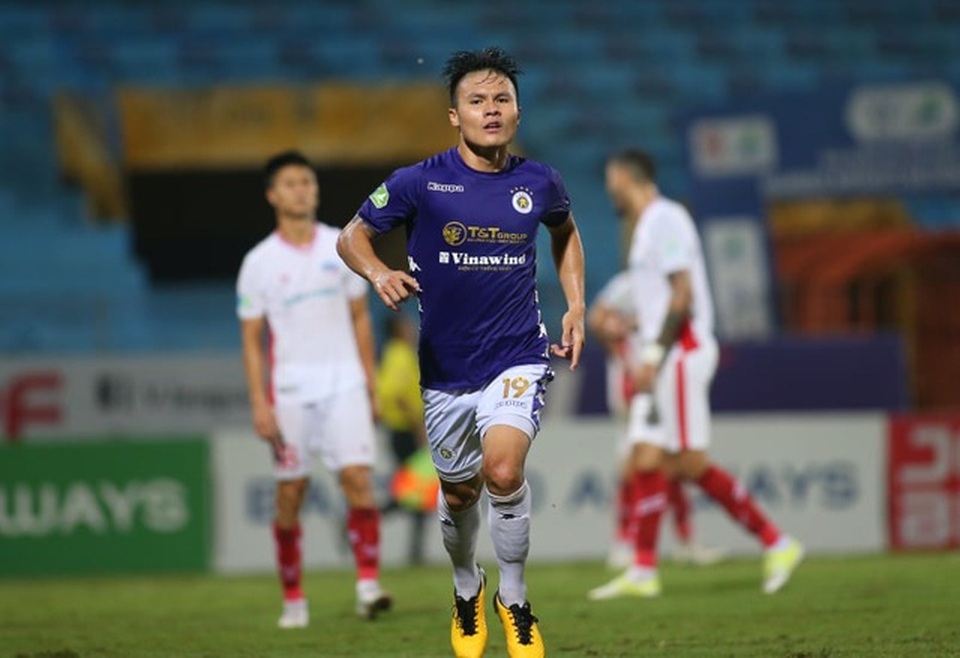 AFC ngỡ ngàng trước siêu phẩm vô lê của Quang Hải - 1 AFC ngỡ ngàng trước siêu phẩm vô lê của Quang Hải - 1