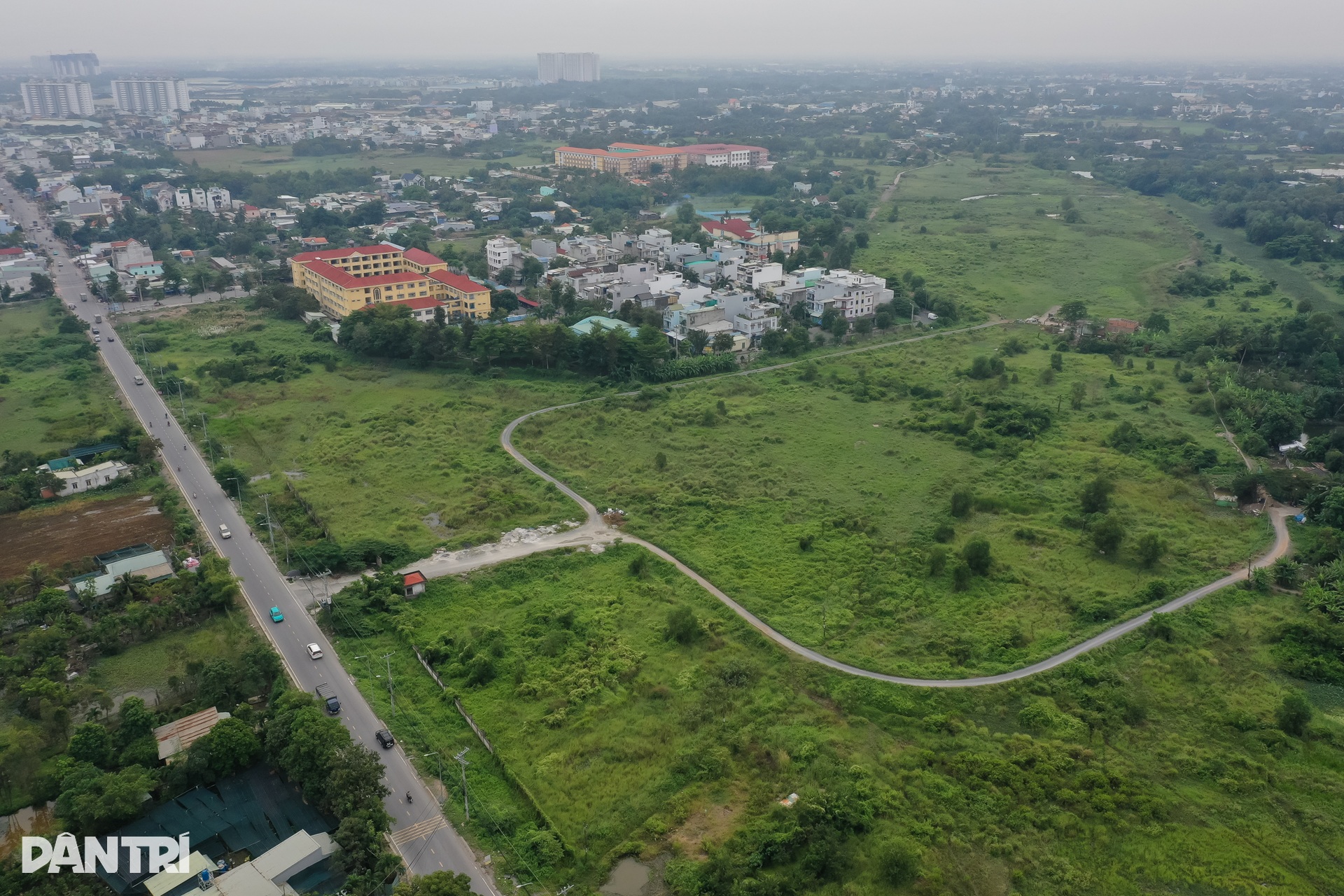 Cảnh hoang hóa ở khu đất 26ha làm depot metro Bến Thành - Tân Kiên - 1 Cảnh hoang hóa ở khu đất 26ha làm depot metro Bến Thành - Tân Kiên - 1