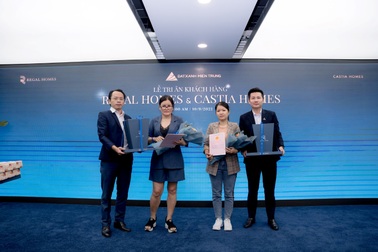 Regal Victoria chào đón những chủ nhân đầu tiên chuyển về tổ ấm mới