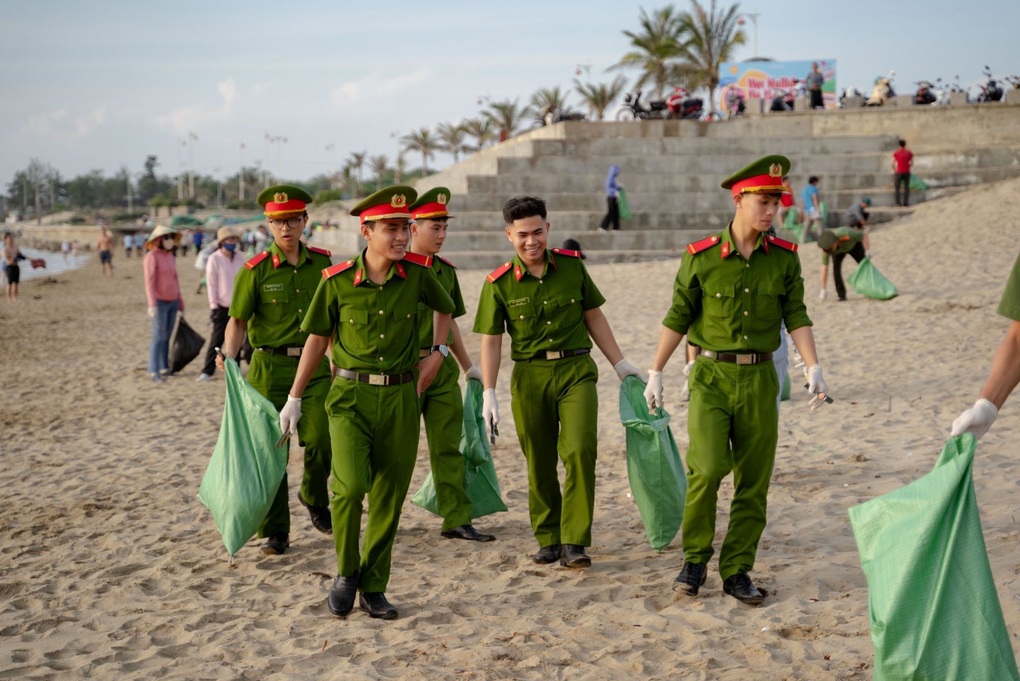 “Cùng hành động vì biển xanh”: Khi 10.000 trái tim lan tỏa thông điệp sống xanh - 3 “Cùng hành động vì biển xanh”: Khi 10.000 trái tim lan tỏa thông điệp sống xanh - 3