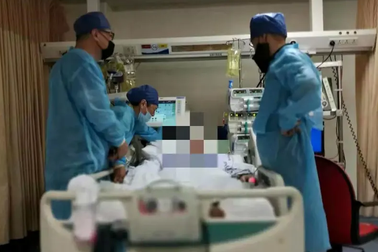 Thiếu niên 16 tuổi suýt chết vì uống trà sữa mỗi ngày