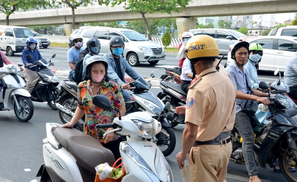Dự thảo Luật giao thông đường bộ: Đồng tình nhưng cũng nhiều băn khoăn - 2 Dự thảo Luật giao thông đường bộ: Đồng tình nhưng cũng nhiều băn khoăn - 2