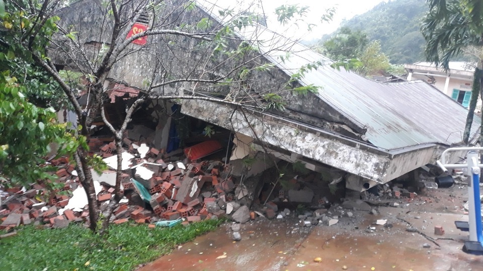 Cận cảnh vụ sạt lở kinh hoàng tại Đồn Biên phòng Cửa khẩu quốc tế Cha Lo - 4 Cận cảnh vụ sạt lở kinh hoàng tại Đồn Biên phòng Cửa khẩu quốc tế Cha Lo - 4