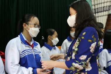 Phó Chủ tịch nước: "Chú trọng hơn nữa giáo dục toàn diện cho học sinh"