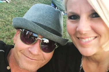 Mắc bệnh lạ, người phụ nữ có mùi như cá thối