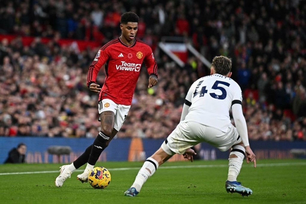 Man Utd chật vật thắng đội ở nhóm cuối bảng Luton - 1 Man Utd chật vật thắng đội ở nhóm cuối bảng Luton - 1