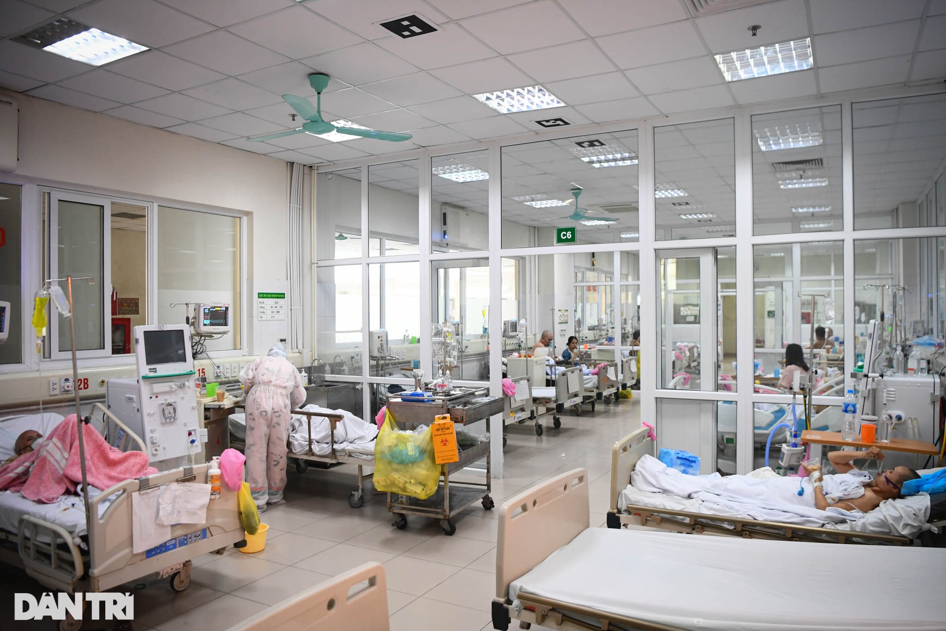Một ngày trong khu điều trị bệnh nhân Covid-19 triệu chứng nặng ở Hà Nội - 2 Một ngày trong khu điều trị bệnh nhân Covid-19 triệu chứng nặng ở Hà Nội - 2
