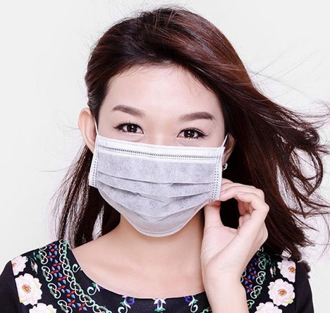 5 lưu ý khi đeo khẩu trang để không gây mụn trứng cá - Ảnh 1. 5 lưu ý khi đeo khẩu trang để không gây mụn trứng cá - Ảnh 1.
