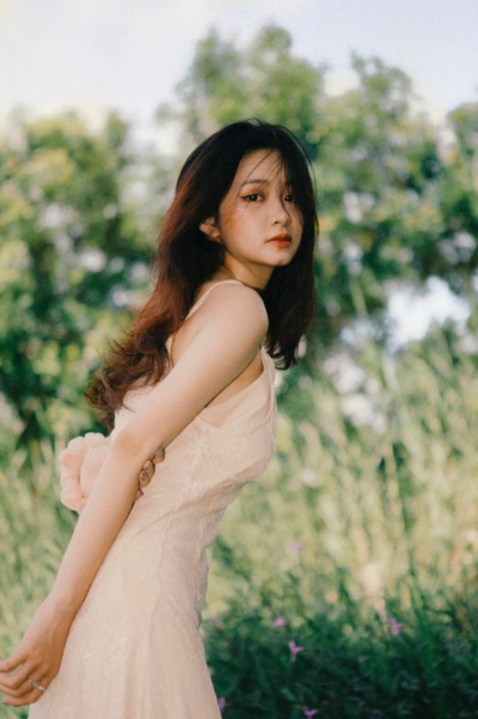 Hot girl phố núi khoe vẻ đẹp trong trẻo như sớm mai - 8 Hot girl phố núi khoe vẻ đẹp trong trẻo như sớm mai - 8
