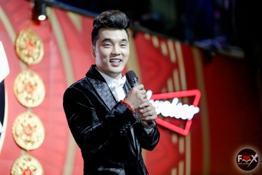 Ưng Hoàng Phúc kể lại kỷ niệm bị xé áo, rách quần... khi diễn cùng nhóm 1088