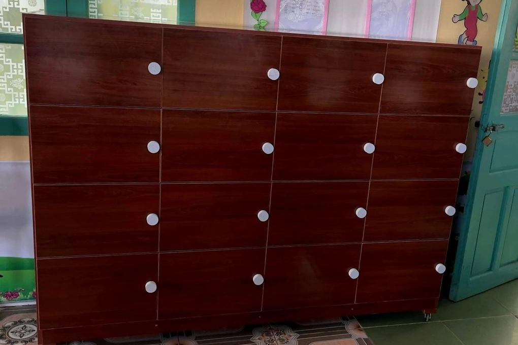 Vụ hiệu trưởng, phụ huynh đấu khẩu: Làm xong tủ đồ mới ký hợp đồng? - 2 Vụ hiệu trưởng, phụ huynh đấu khẩu: Làm xong tủ đồ mới ký hợp đồng? - 2