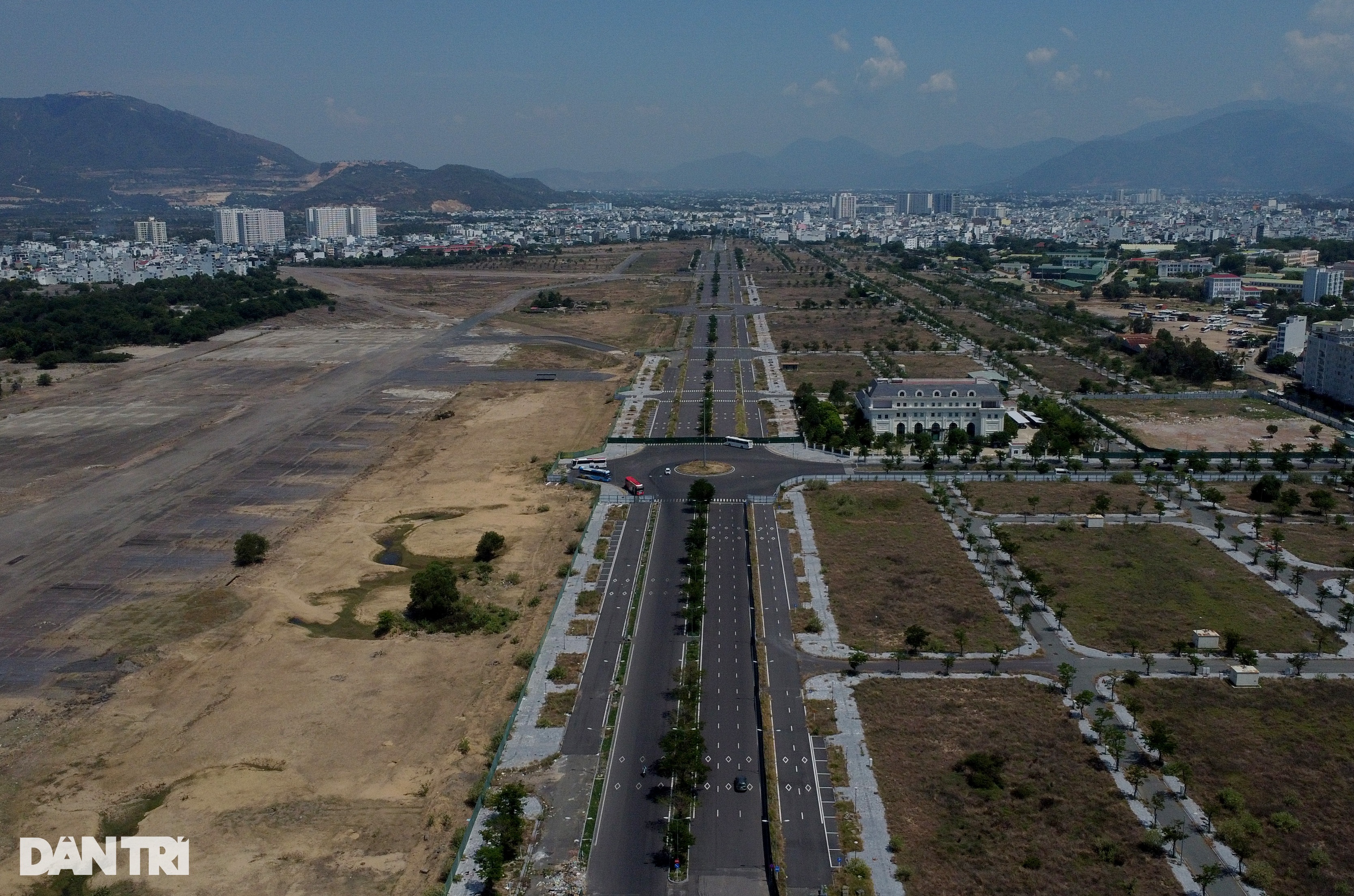 View - Sân bay Nha Trang sau 8 năm bị "xẻ" làm dự án | Báo Dân trí