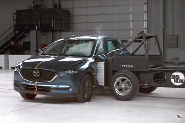 Kết quả sốc: Hầu hết xe gầm cao "trượt" bài thử nghiệm an toàn mới