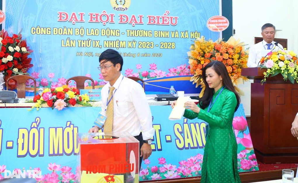 Bầu Ban chấp hành Công đoàn Bộ LĐ-TBXH nhiệm kỳ 2023-2028 - 4 Bầu Ban chấp hành Công đoàn Bộ LĐ-TBXH nhiệm kỳ 2023-2028 - 4