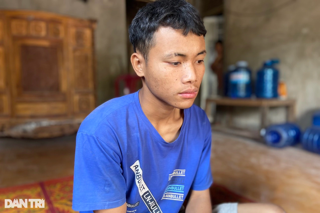 Nhà nghèo chật vật xoay tiền chuộc con đi làm việc nhẹ lương cao - 2 Nhà nghèo chật vật xoay tiền chuộc con đi làm việc nhẹ lương cao - 2
