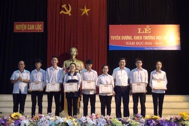 Hội Khuyến học Can Lộc đã huy động được 22 tỷ đồng trong công tác khuyến tài