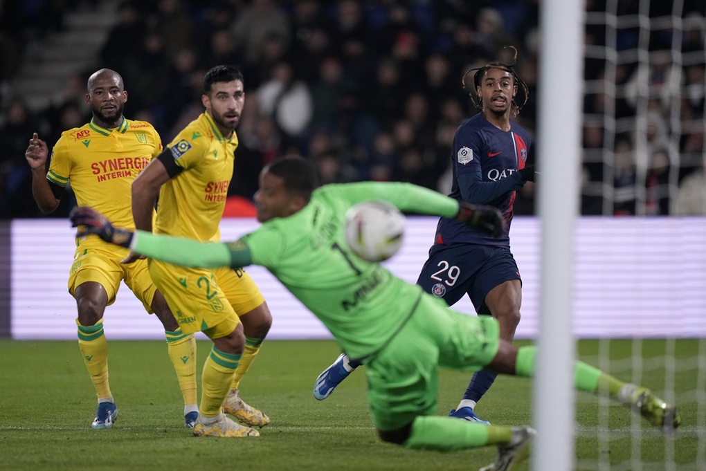 Defeating Nantes, PSG made a strong breakthrough at the top of Ligue 1 - 1