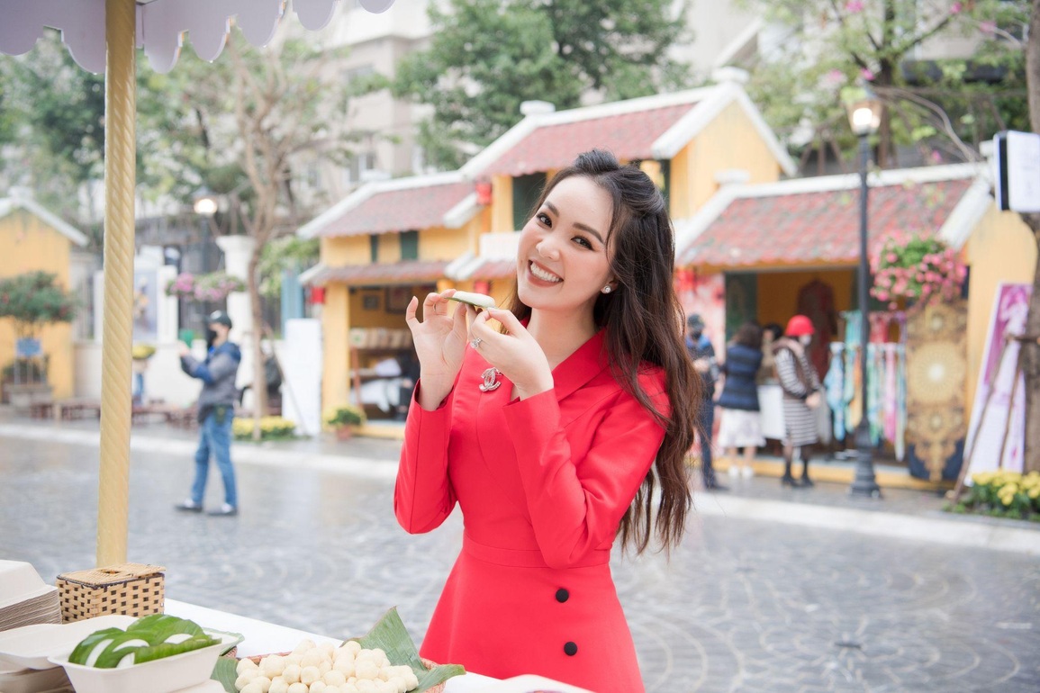 Đường hoa Home Hanoi Xuan khiến loạt người đẹp Việt mê mẩn - 4 Đường hoa Home Hanoi Xuan khiến loạt người đẹp Việt mê mẩn - 4