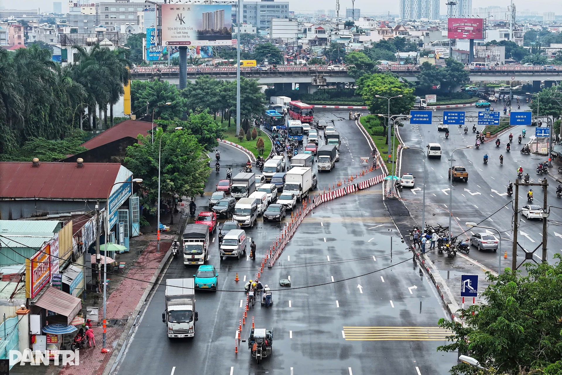 Cận cảnh ngày đầu cấm ô tô qua cầu Bình Triệu 1 ở TPHCM - 8 Cận cảnh ngày đầu cấm ô tô qua cầu Bình Triệu 1 ở TPHCM - 8