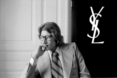 Cuộc đời phủ đầy thăng trầm của nhà thiết kế huyền thoại Yves Saint Laurent