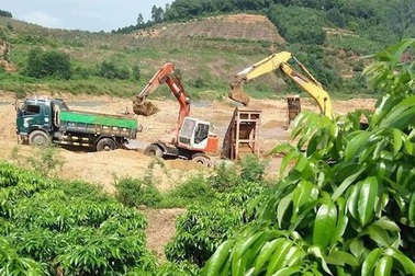 Lãnh đạo tỉnh Bắc Giang yêu cầu làm rõ hàng loạt vấn đề nhức nhối, hành dân!