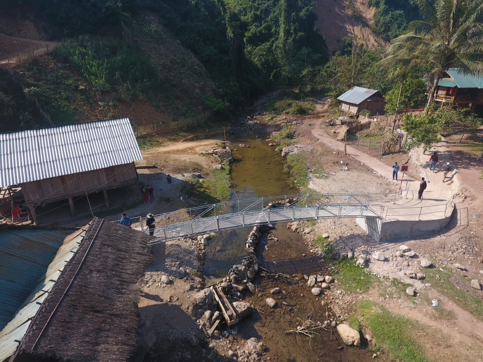 Khánh thành cây cầu mơ ước thứ 17, nâng bước chân bà con dân bản Na Kho - 22 Khánh thành cây cầu mơ ước thứ 17, nâng bước chân bà con dân bản Na Kho - 22