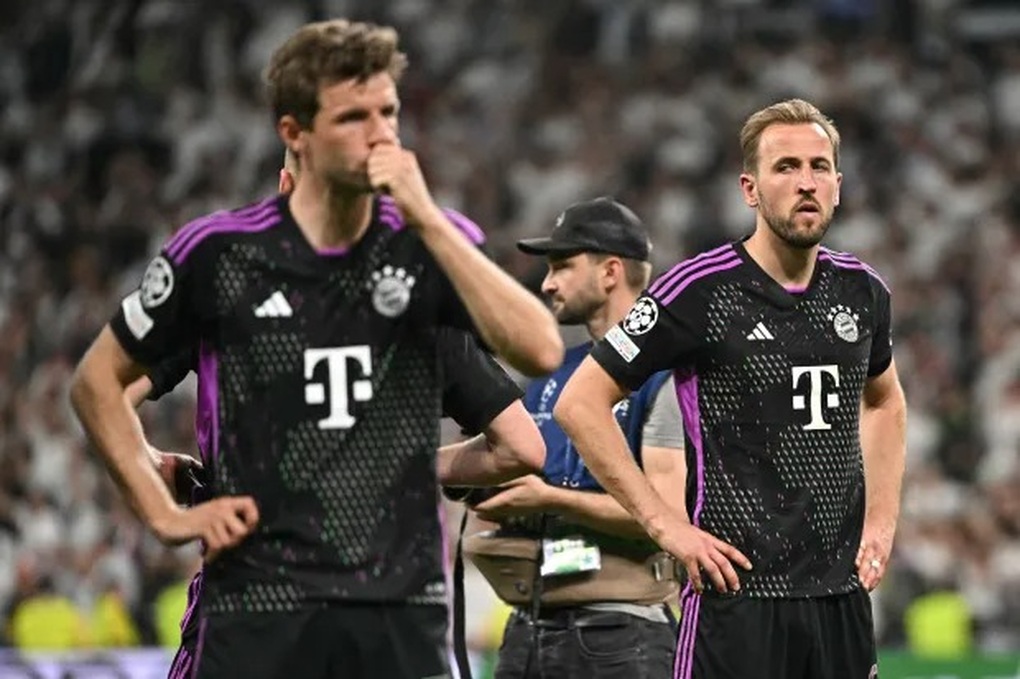 HLV Tuchel chỉ trích trọng tài sau trận thua cay đắng của Bayern Munich - 4 HLV Tuchel chỉ trích trọng tài sau trận thua cay đắng của Bayern Munich - 4