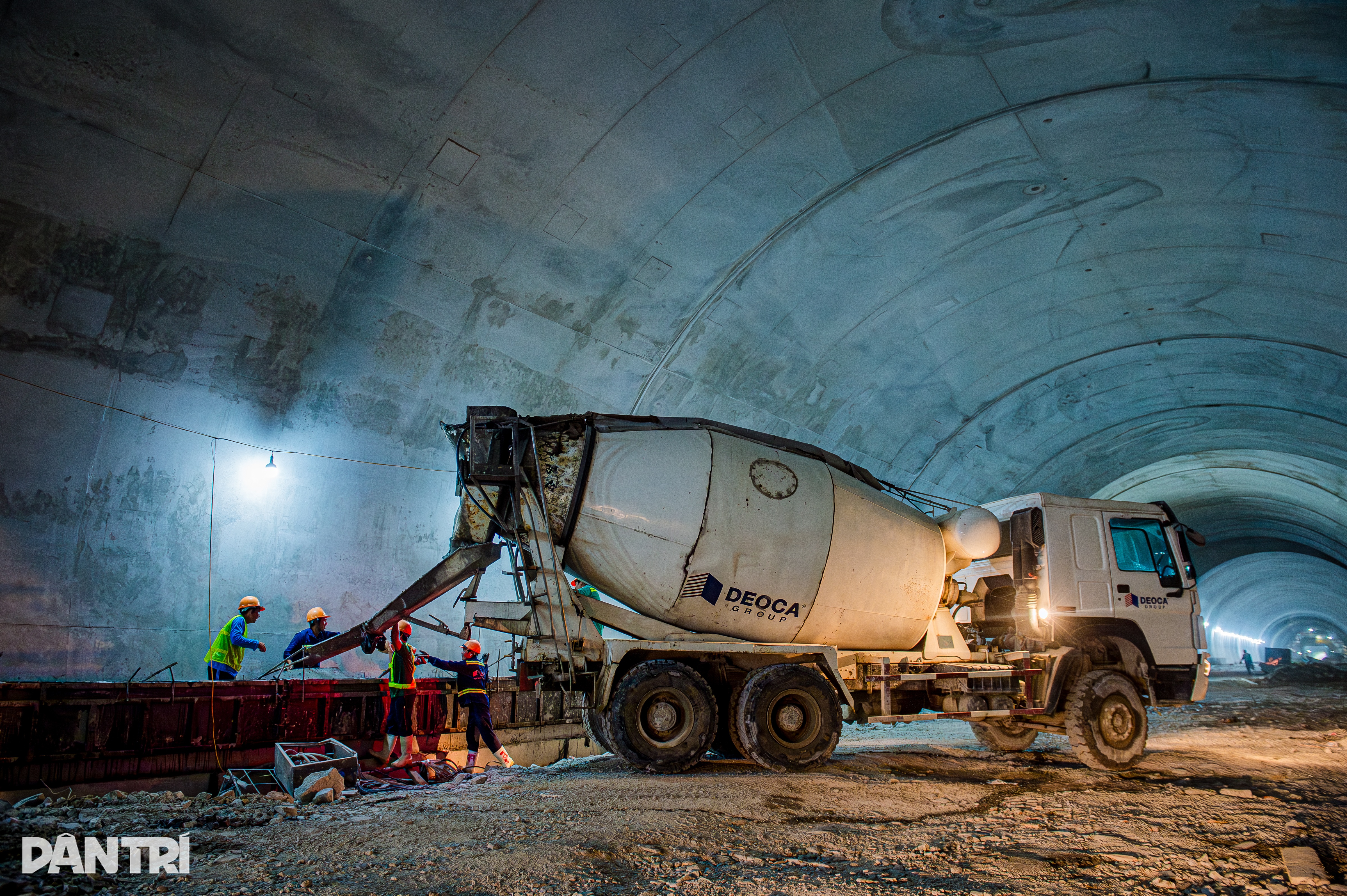 ធ្វើការកាត់ Tet នៅផ្លូវរូងភ្នំ Vung ផ្លូវល្បឿនលឿន Cam Lam - Vinh Hao ប្តេជ្ញាបញ្ចប់មុនម៉ោង ៧ Làm xuyên Tết ở hầm núi Vung, cao tốc Cam Lâm - Vĩnh Hảo quyết về đích sớm - 7