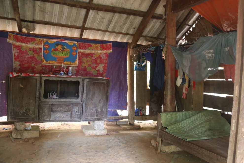 Những đứa trẻ nơi bìa rừng chỉ mong có đủ cơm ăn qua ngày - 2 Những đứa trẻ nơi bìa rừng chỉ mong có đủ cơm ăn qua ngày - 2