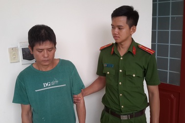 Chồng hờ hành hung 3 con riêng của vợ