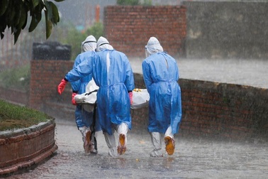 Những ngày u tối ở Ấn Độ đang lặp lại ở Nepal