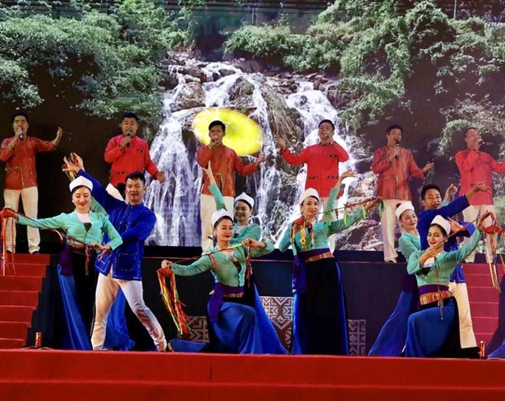 Khai mạc Liên hoan Làng du lịch cộng đồng các tỉnh Tây Bắc mở rộng - 1 Khai mạc Liên hoan Làng du lịch cộng đồng các tỉnh Tây Bắc mở rộng - 1