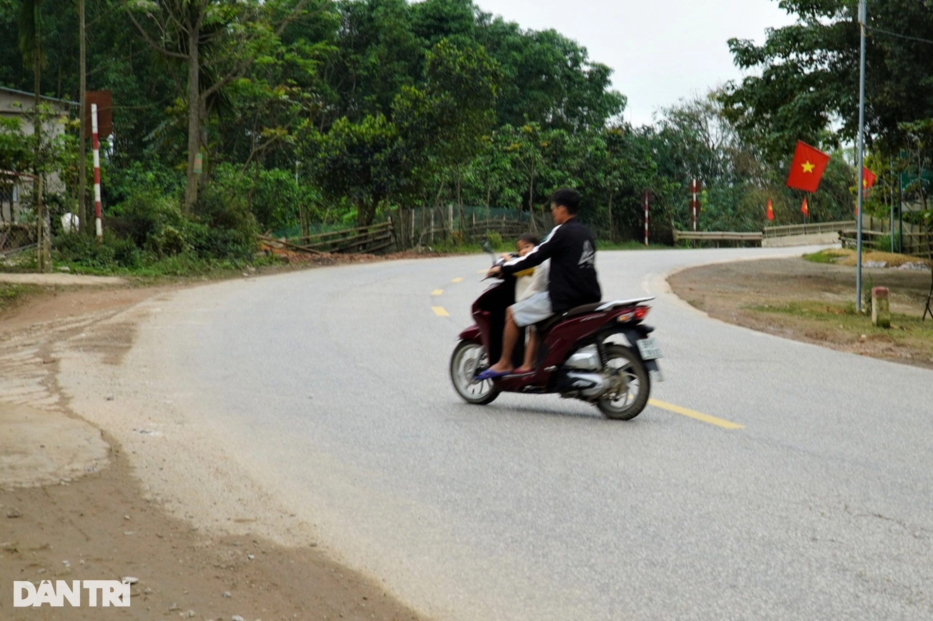 Khúc cua tay áo trên quốc lộ ở Hà Tĩnh khiến nhiều tài xế khiếp vía - 7 Khúc cua tay áo trên quốc lộ ở Hà Tĩnh khiến nhiều tài xế khiếp vía - 7