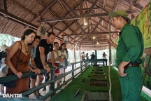 Tour tìm hiểu lịch sử, tái hiện cảnh đào địa đạo Củ Chi hút khách dịp 30/4