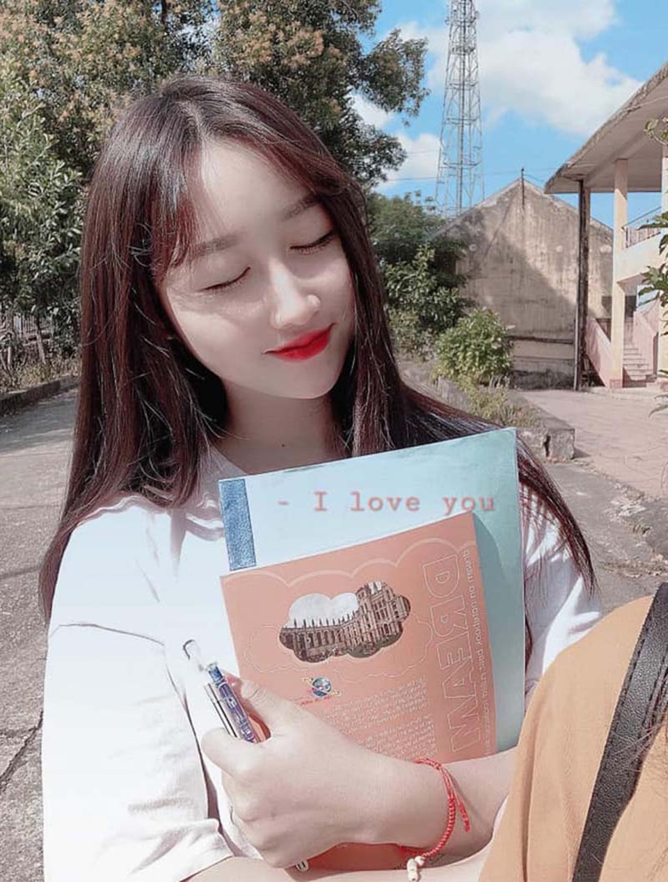 Cô giáo bỗng nổi tiếng khi hóa thân thành “chị Hằng” dịp Trung thu - 10 Cô giáo bỗng nổi tiếng khi hóa thân thành “chị Hằng” dịp Trung thu - 10
