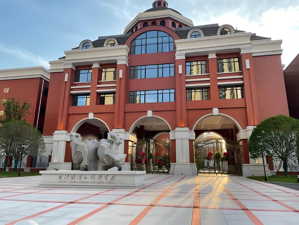 Tình bạn 9 năm của 2 nam sinh cùng đạt huy chương vàng Olympic toán quốc tế