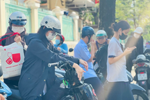 "TPHCM hơn 40 độ C cũng không "nóng" bằng con tôi sắp thi lớp 10"