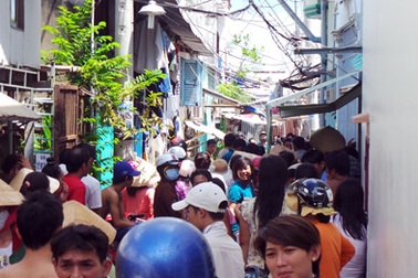 Ba mẹ con tử vong trong nhà trọ