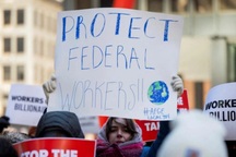 Thẩm phán Mỹ chặn quyền sa thải hàng loạt của chính quyền Trump