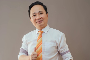 Thầy giáo có kinh nghiệm 25 năm dạy Vật lý hợp tác cùng QANDA Study