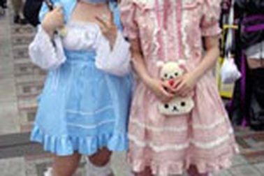 Thời trang không giống ai của giới trẻ Nhật