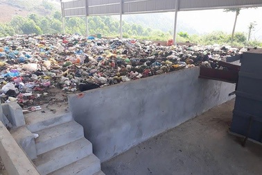 Lò đốt rác tiền tỷ bỏ hoang, người dân khốn đốn vì ô nhiễm