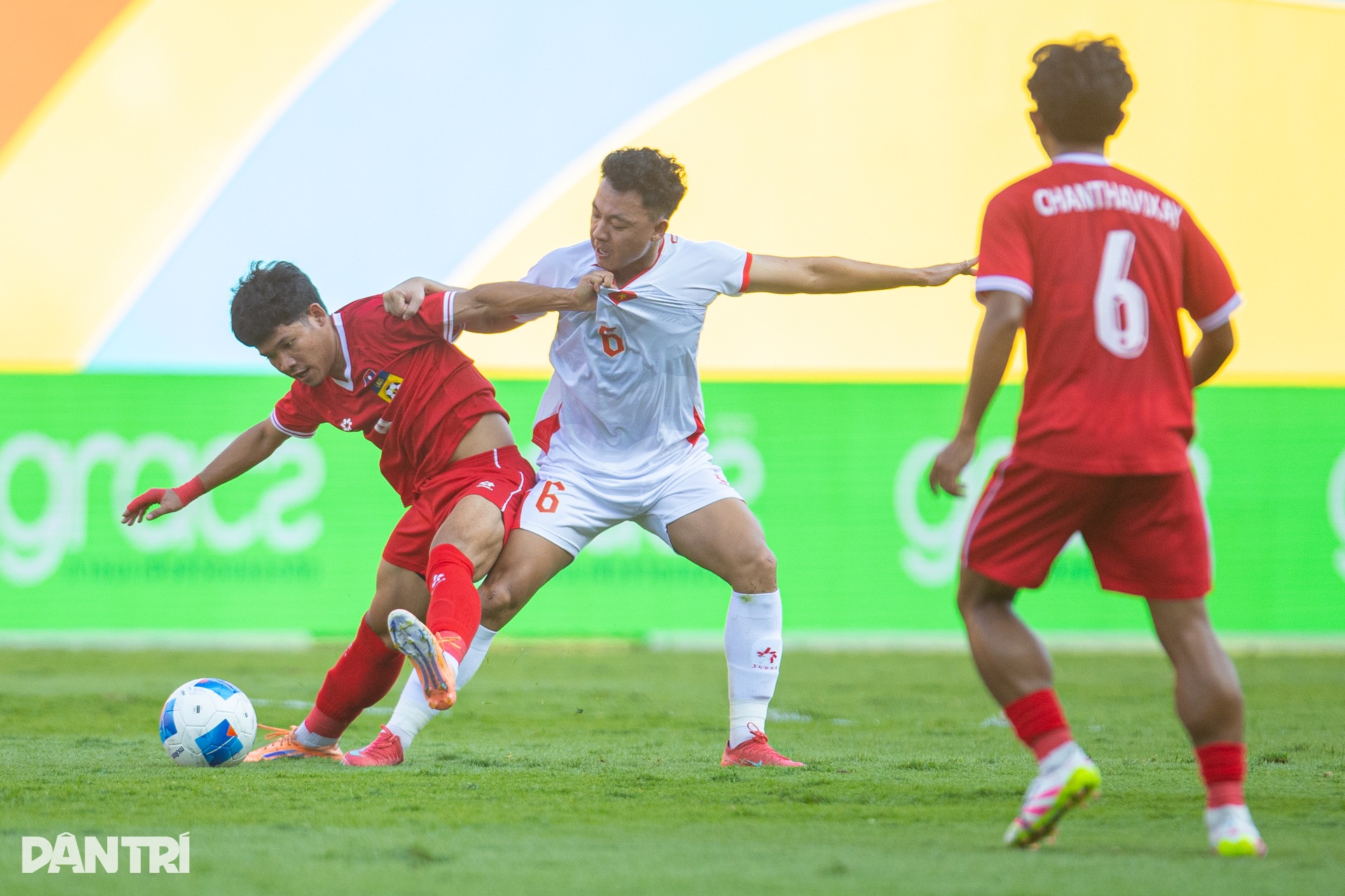 Ögonblicket då Dinh Bac strålade och hjälpte U22 Vietnam att slå U22 Laos - 10