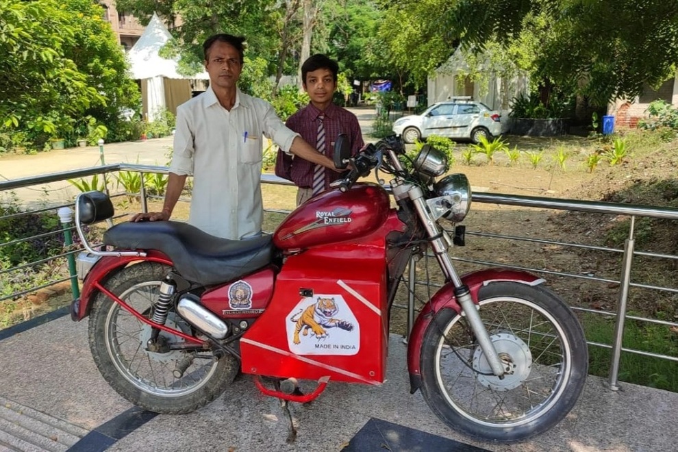 Cậu bé 15 tuổi tự chế xe máy điện trong 3 ngày - 3