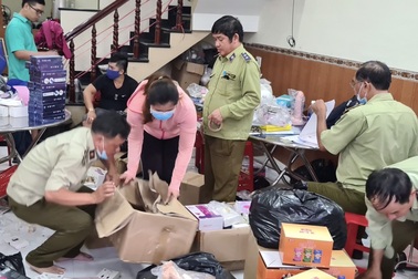 Thu giữ hàng ngàn sản phẩm kích dục không rõ nguồn gốc