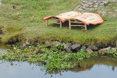 Hai người chăn vịt chết bí ẩn giữa hồ